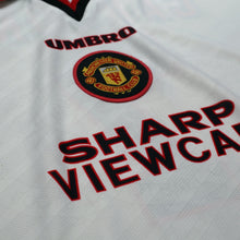 Load image into Gallery viewer, 1996/97 Cantona #7 Manchester United Vintage Umbro Away Football Shirt (XL)5
