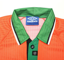Load image into Gallery viewer, 1997/98 KEANE #6 Ireland Vintage Umbro Away Football Shirt (L)
