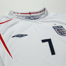 Load image into Gallery viewer, 2005/07 Beckham #7 England Vintage Umbro Home Football Shirt (XL) WC 20067
