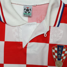 Load image into Gallery viewer, 1996/98 Croatia Vintage Lotto Home Football Shirt (L) Euro 9611
