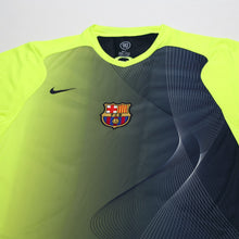 Load image into Gallery viewer, 2005/06 Barcelona Vintage Nike Football Training Shirt (XXL)2
