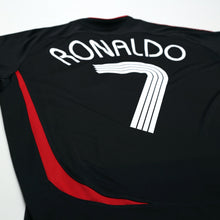 Load image into Gallery viewer, 2021/22 Ronaldo #7 Manchester United adidas Teamgeist Football Shirt (L)13
