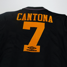 Load image into Gallery viewer, 1993/95 Cantona #7 Manchester United Vintage Umbro Away Football Shirt (S)
