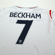 Load image into Gallery viewer, 2005/07 Beckham #7 England Vintage Umbro Home Football Shirt (L) WC 20069
