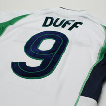 Load image into Gallery viewer, 2002/03 Duff #9 Ireland Vintage Umbro Home Football Shirt (S)10
