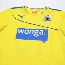 Load image into Gallery viewer, 2013/14 Ben Arfa #10 Newcastle United Vintage PUMA Third Football Shirt (M)2
