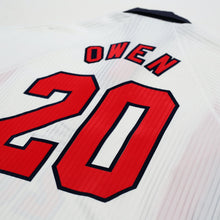 Load image into Gallery viewer, 1997/99 Owen #20 England Vintage Umbro Home Football Shirt (M/L) WC 199811
