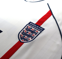 Load image into Gallery viewer, 2001/03 BECKHAM #7 England Vintage Umbro Home Greece Football Shirt (XL) WC 2002
