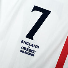 Load image into Gallery viewer, 2001/03 BECKHAM #7 England Vintage Umbro L/S Home Greece Football Shirt (L)8
