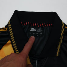 Load image into Gallery viewer, 2021 Factory Records x Umbro "Madchester" Retro Football Shirt (L) #82 Haçienda14
