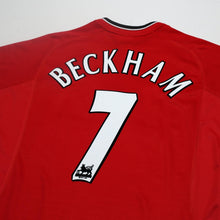 Load image into Gallery viewer, 2000/02 Beckham #7 Manchester United Vintage Umbro Home Football Shirt (M)
