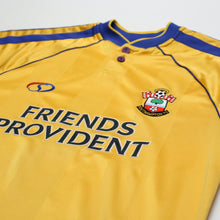 Load image into Gallery viewer, 2002/04 Beattie #9 Southampton Vintage Saints Away Football Shirt (M)4
