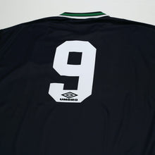 Load image into Gallery viewer, 1994/96 Van Hooijdonk #9 Celtic Vintage Umbro Away Football Shirt (L)8
