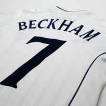 Load image into Gallery viewer, 2001/03 Beckham #7 England Vintage Umbro L/S Home Greece Football Shirt (S)11
