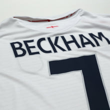 Load image into Gallery viewer, 2005/07 Beckham #7 England Vintage Umbro Home Football Shirt (XL) WC 200612
