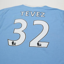 Load image into Gallery viewer, 2009/10 Tevez #32 Manchester City Vintage Umbro Home Football Shirt (L) 449
