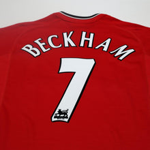 Load image into Gallery viewer, 2000/02 Beckham #7 Manchester United Vintage Umbro Home Football Shirt (M)

