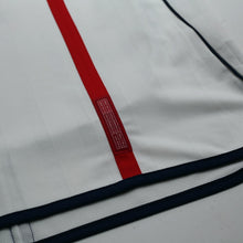 Load image into Gallery viewer, 2001/03 BECKHAM #7 England Vintage Umbro Home Greece Football Shirt (L)9
