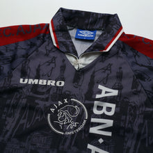 Load image into Gallery viewer, 1996/97 Kluivert #9 Ajax Vintage Umbro Away Football Shirt (M)5
