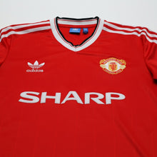 Load image into Gallery viewer, 1983/84 Robson #7 Manchester United adidas Originals Home Football Shirt (S/M)3
