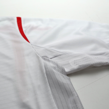 Load image into Gallery viewer, 2005/07 Beckham #7 England Vintage Umbro Home Football Shirt (L) WC 200615
