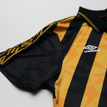 Load image into Gallery viewer, 2021 Factory Records x Umbro "Madchester" Retro Football Shirt (L) #82 Haçienda6
