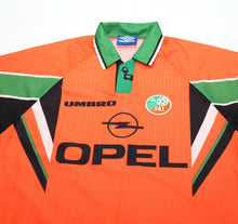 Load image into Gallery viewer, 1997/98 KEANE #6 Ireland Vintage Umbro Away Football Shirt (L)
