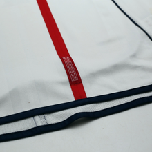 Load image into Gallery viewer, 2001/03 Beckham #7 England Vintage Umbro Home Greece Football Shirt (XL)7
