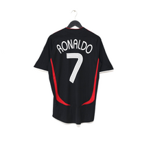 Load image into Gallery viewer, 2021/22 RONALDO #7 Manchester United adidas Teamgeist Football Shirt (M)

