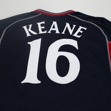 Load image into Gallery viewer, 2000/01 Keane #16 Manchester United Vintage Umbro Third Football Shirt (L)8
