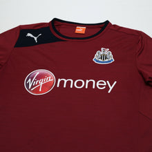 Load image into Gallery viewer, 2012/13 Ben Arfa #10 Newcastle United Vintage PUMA Away Football Shirt (M)2

