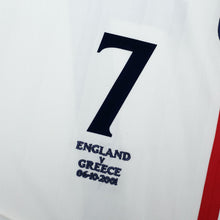Load image into Gallery viewer, 2001/03 BECKHAM #7 England Vintage Umbro Home Greece Football Shirt (L)7
