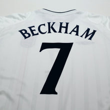 Load image into Gallery viewer, 2001/03 BECKHAM #7 England Vintage Umbro L/S Home Greece Football Shirt (L)12
