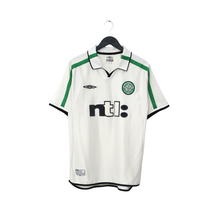 Load image into Gallery viewer, 2001/02 Larsson #7 Celtic Vintage Umbro Away Football Shirt (M)1
