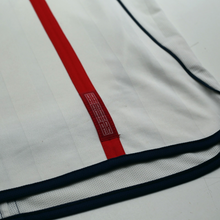 Load image into Gallery viewer, 2001/03 Beckham #7 England Vintage Umbro Home Greece Football Shirt (M)9
