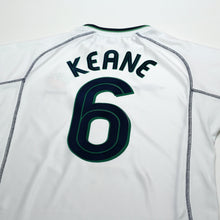Load image into Gallery viewer, 2001/02 Keane #6 Ireland Vintage Umbro Away Football Shirt (XL)8
