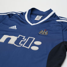 Load image into Gallery viewer, 2001/02 Robert #32 Newcastle United Vintage adidas Away Football Shirt (S)4
