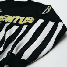 Load image into Gallery viewer, 1990/91 Juventus Vintage Le Felpe Dei Grandi Club Football Sweatshirt (S/M)5
