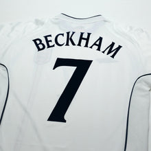 Load image into Gallery viewer, 2001/03 Beckham #7 England Vintage Umbro Home Greece Football Shirt (M)10

