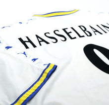 Load image into Gallery viewer, 1998/00 HASSELBAINK #9 Leeds United Vintage PUMA Home Football Shirt (L)
