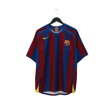 Load image into Gallery viewer, 2005/06 Ronaldinho #10 Barcelona Vintage Nike Home Football Shirt (M)1
