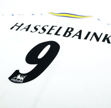 Load image into Gallery viewer, 1998/00 HASSELBAINK #9 Leeds United Vintage PUMA Home Football Shirt (L)
