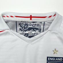 Load image into Gallery viewer, 2005/07 Beckham #7 England Vintage Umbro Home Football Shirt (L) WC 200614
