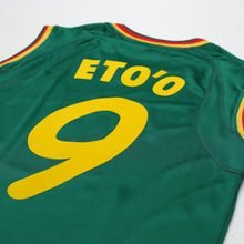 Load image into Gallery viewer, 2002 Eto'o #9 Cameroon Vintage PUMA Football Shirt Vest (M) World Cup10
