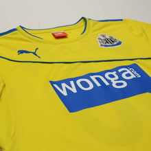 Load image into Gallery viewer, 2013/14 Ben Arfa #10 Newcastle United Vintage PUMA Third Football Shirt (M)5
