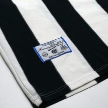 Load image into Gallery viewer, 1995/97 Shearer #9 Newcastle United Vintage adidas Football Shirt (M)6
