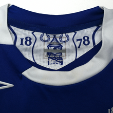 Load image into Gallery viewer, 2006/07 Cahill #17 Everton Vintage Umbro Home Football Shirt (M)14
