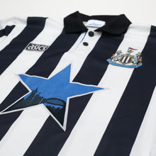 Load image into Gallery viewer, 1993/95 Cole #9 Newcastle United Vintage Asics Home Football Shirt (L)4
