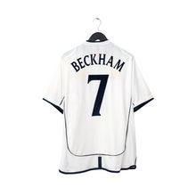 Load image into Gallery viewer, 2001/03 Beckham #7 England Vintage Umbro Home Greece Football Shirt (XL)1
