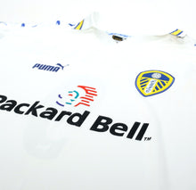 Load image into Gallery viewer, 1998/00 HASSELBAINK #9 Leeds United Vintage PUMA Home Football Shirt (L)
